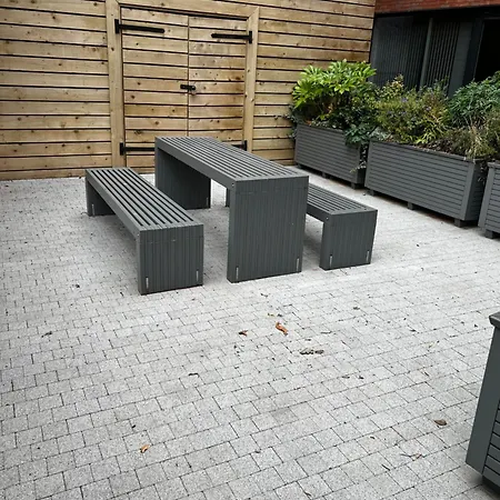Luxurious 1-bedroom With Parking Apartment *